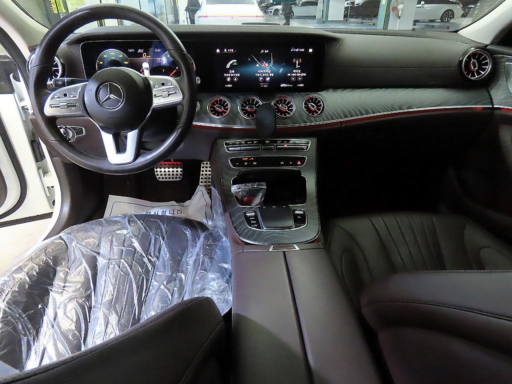 Mercedes Benz CLS Class - Vista 10