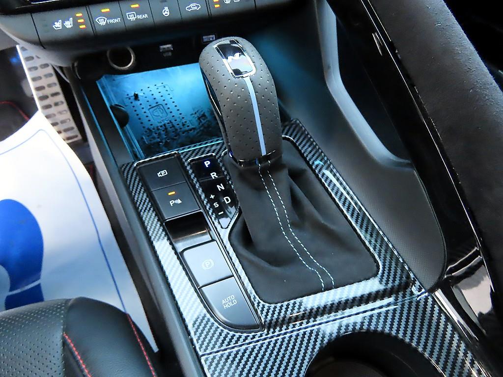 HYUNDAI Avante - Vista 11