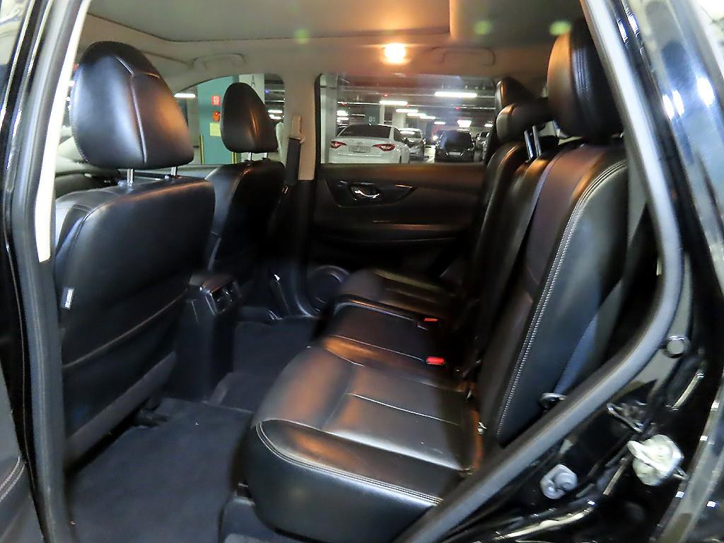 Nissan Extrail - Vista 7