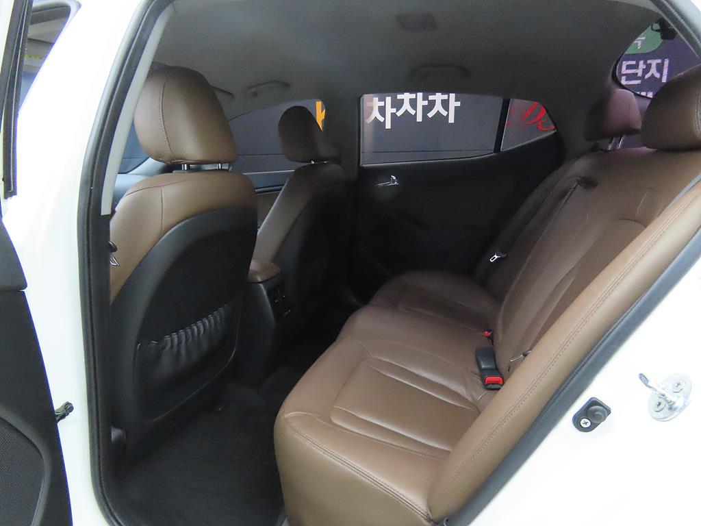 KIA K5 - Vista 6