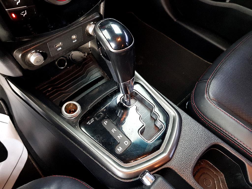 Ssangyong Tivoli 2017 Blanco - Importación desde Corea - HF Imports Iquique - Foto 14