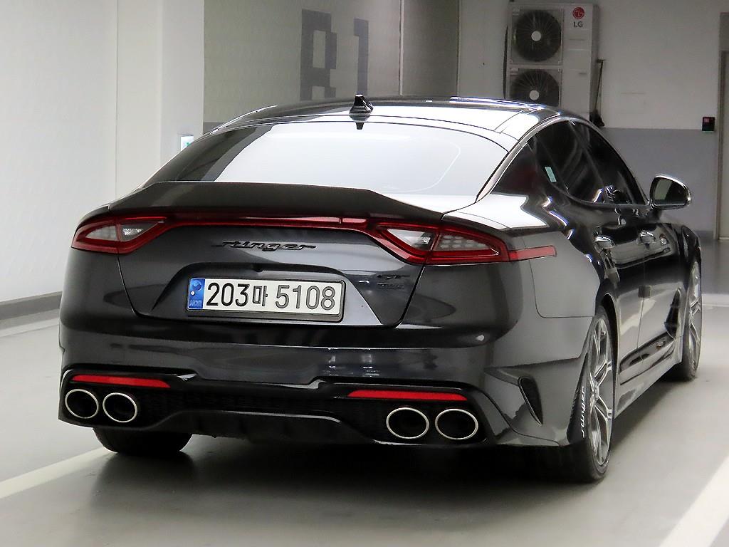 KIA Stinger - Vista 4