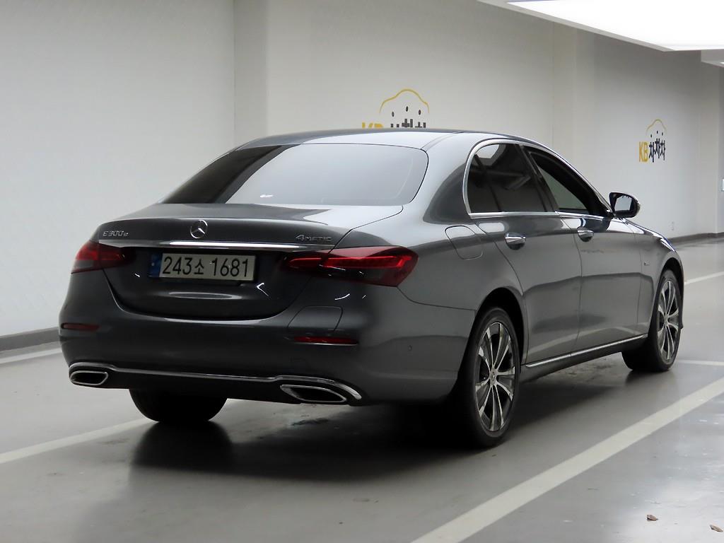 Mercedes Benz E class - Vista 4