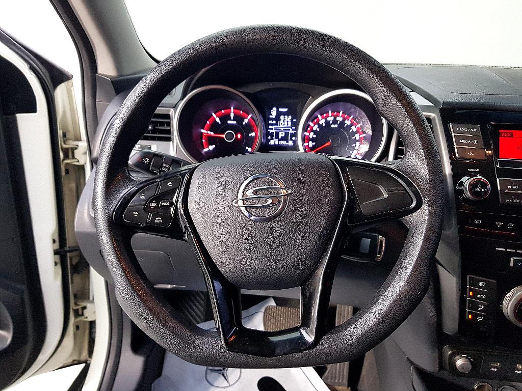 Ssangyong Tivoli - Vista 12