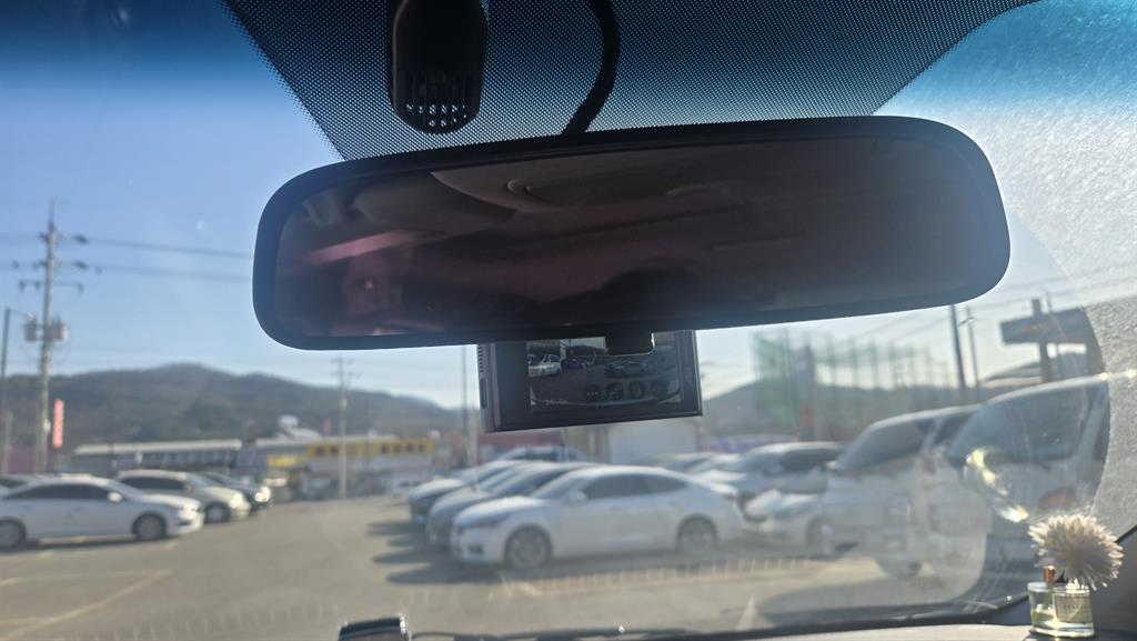 HYUNDAI Avante - Vista 9