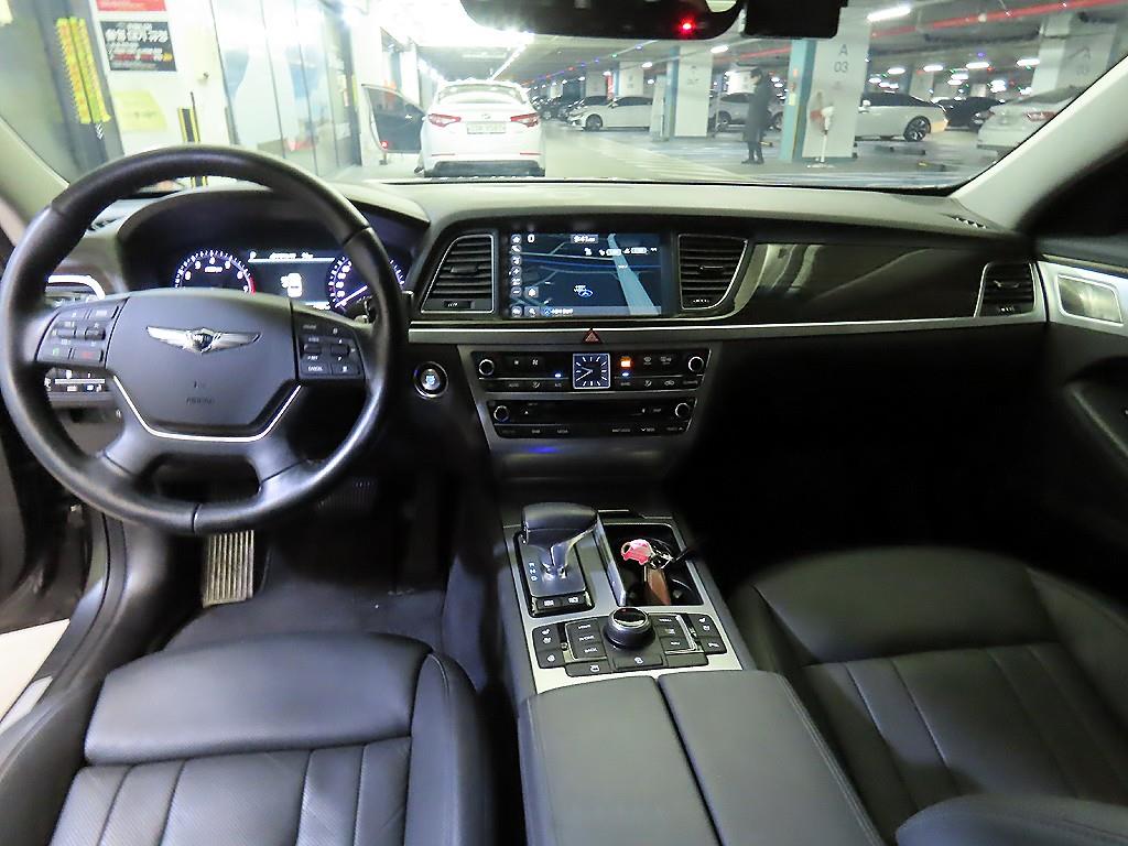 Genesis G80 - Vista 10