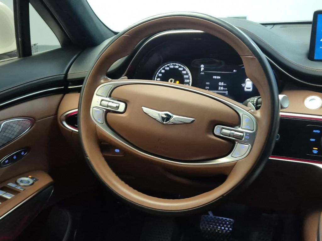 Genesis GV70 - Vista 9