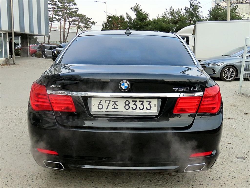 BMW 7 Series - Vista 4