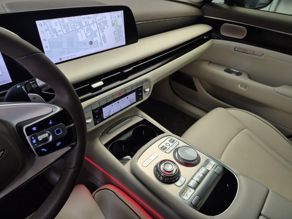 Genesis G90 - Vista 10