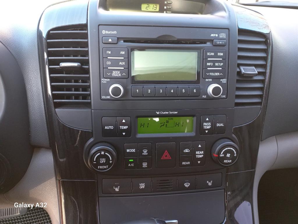 KIA Carnival - Vista 11