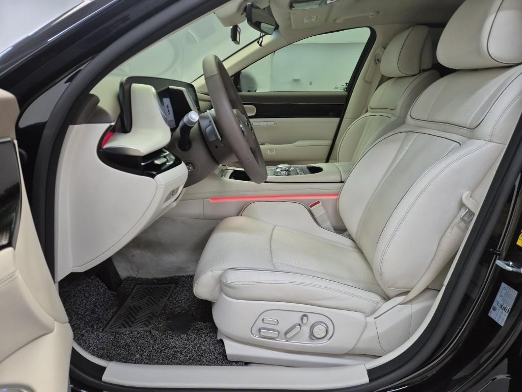 Genesis G90 - Vista 11