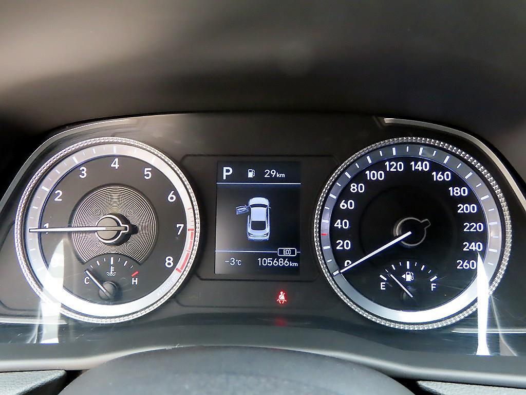 HYUNDAI Sonata - Vista 9