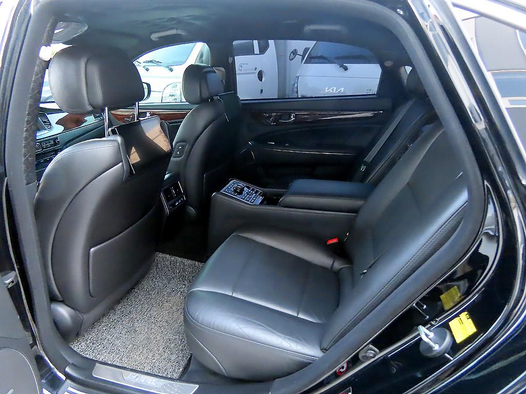 HYUNDAI Equus - Vista 6