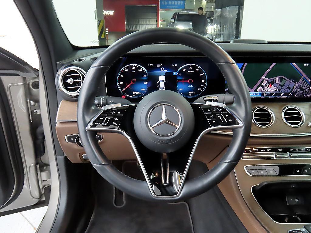 Mercedes Benz E class - Vista 9