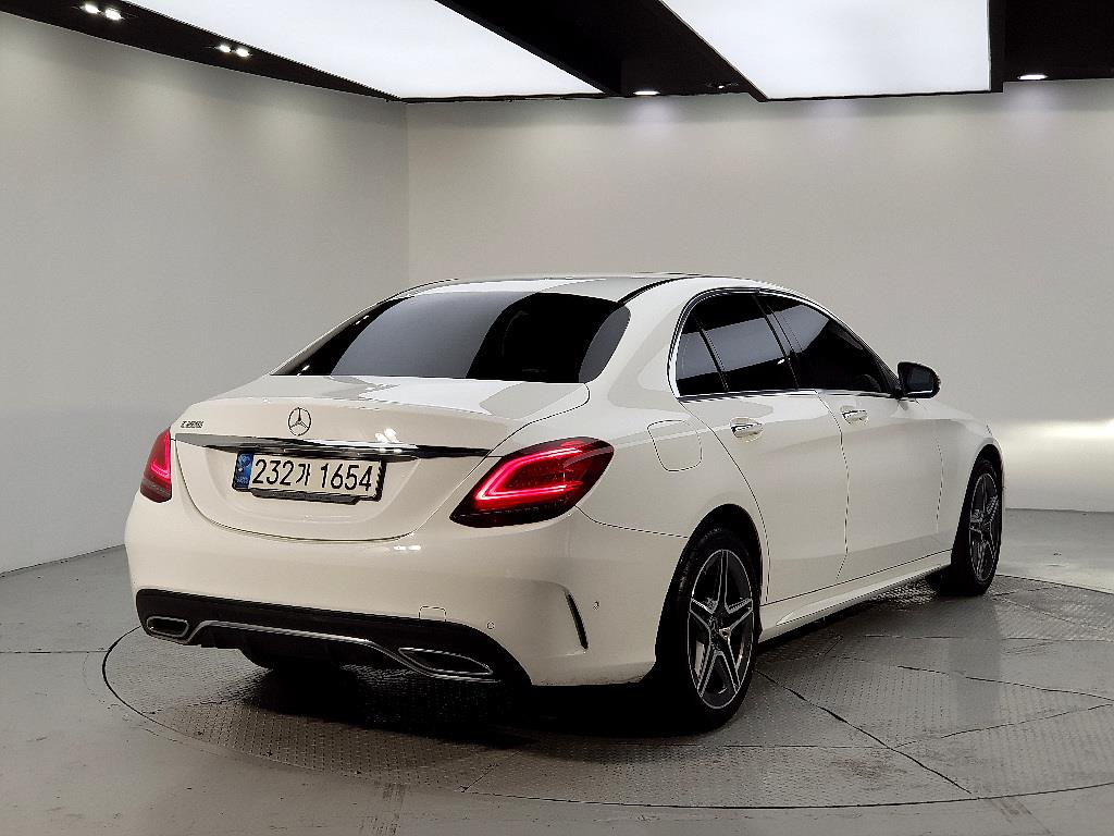 Mercedes Benz C Class - Vista 4