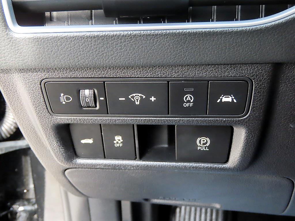 HYUNDAI Sonata - Vista 12