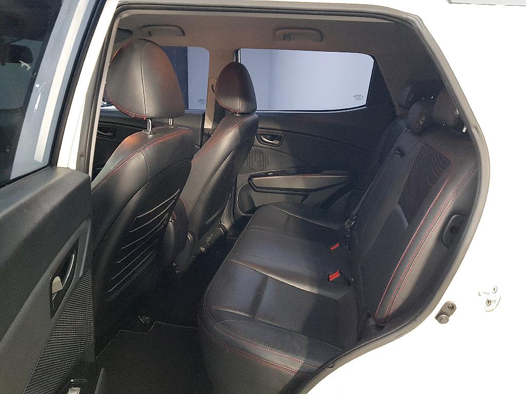 Ssangyong Tivoli - Vista 9