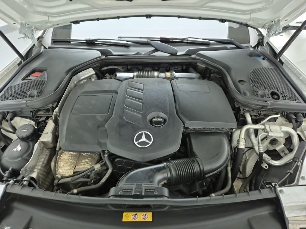 Mercedes Benz E class - Vista 5