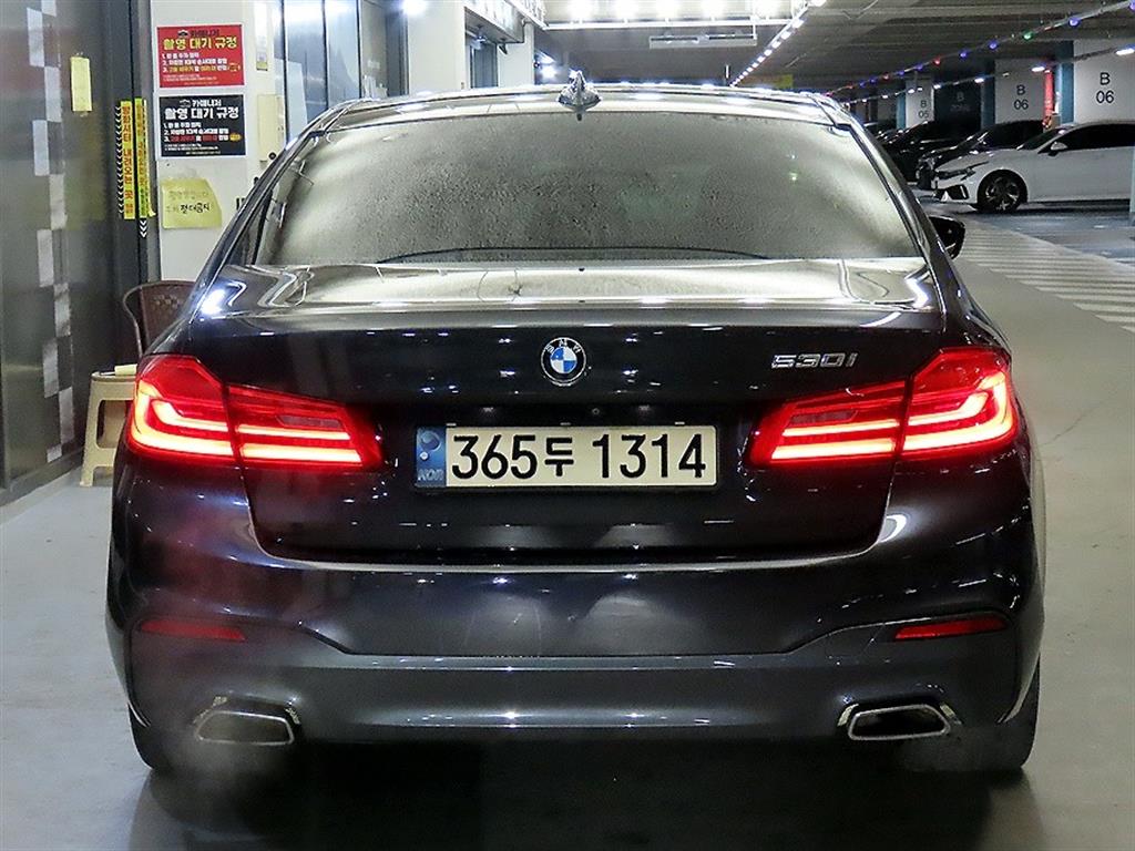 BMW 5 Series - Vista 5