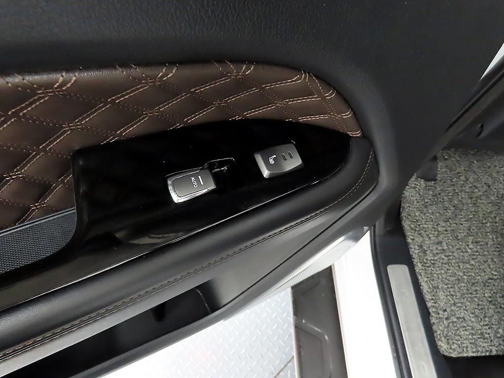 Ssangyong Rexton - Vista 12