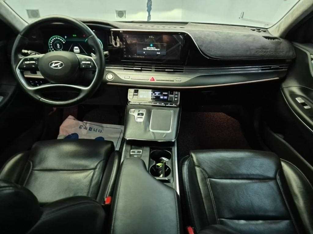 HYUNDAI Grandeur - Vista 7