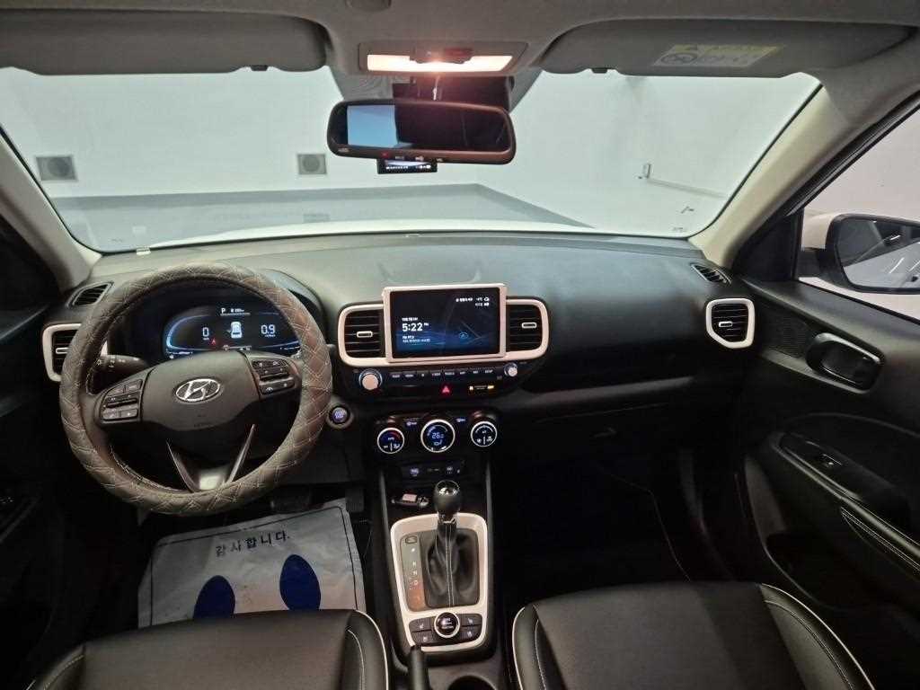 HYUNDAI Venue - Vista 7