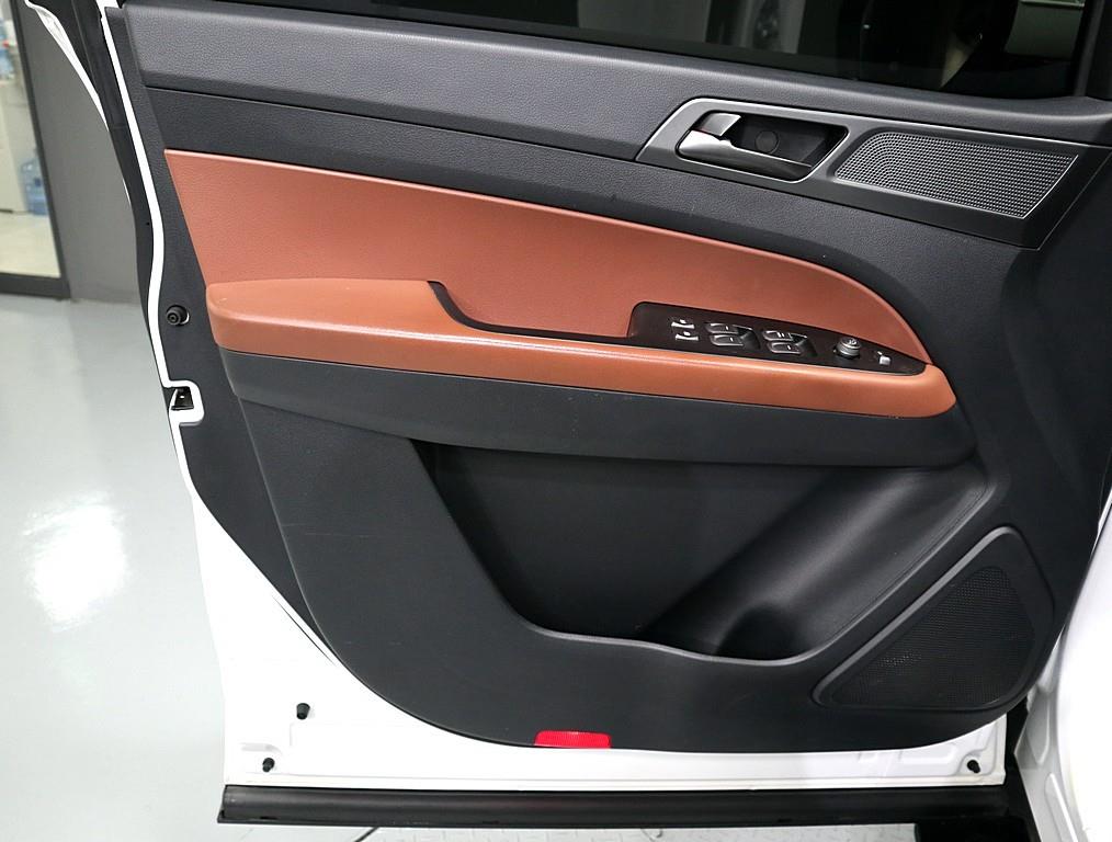 Ssangyong Rexton - Vista 8