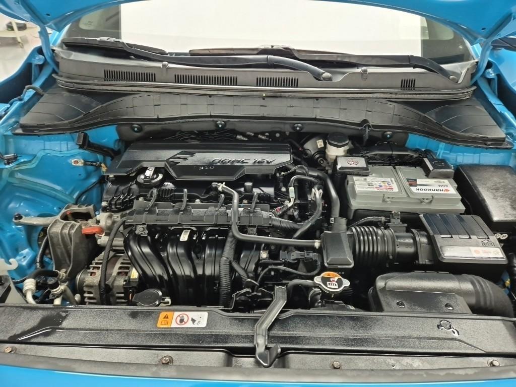 HYUNDAI Kona - Vista 5