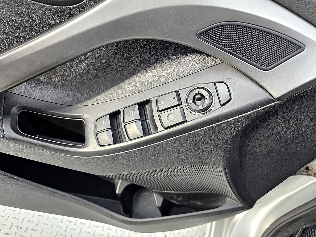 HYUNDAI Avante - Vista 12