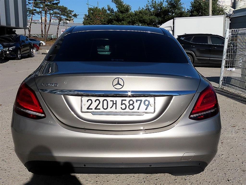 Mercedes Benz C Class - Vista 4