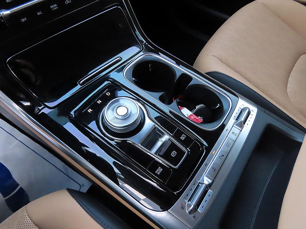 KIA Carnival - Vista 11