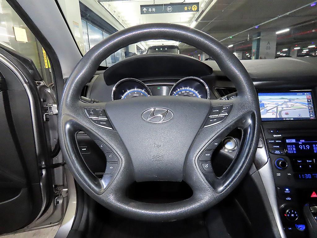 HYUNDAI Sonata - Vista 8