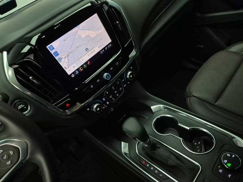 Chevrolet Travers - Vista 10