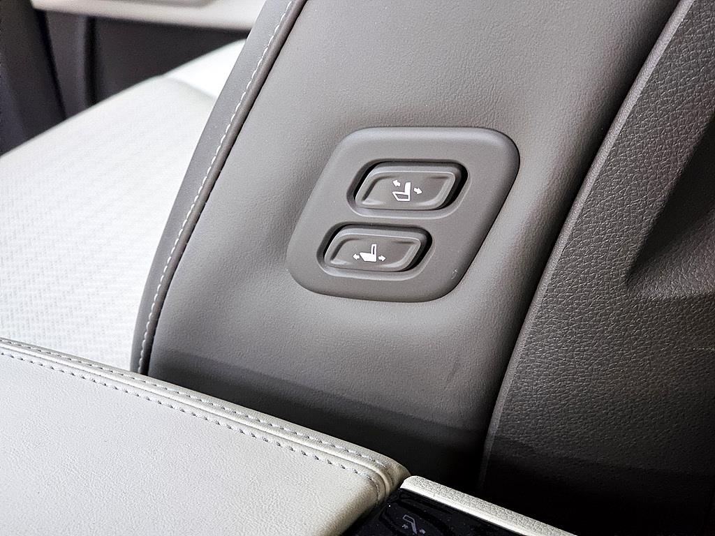 KIA Carnival - Vista 11