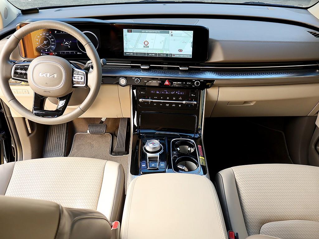 KIA Carnival - Vista 9