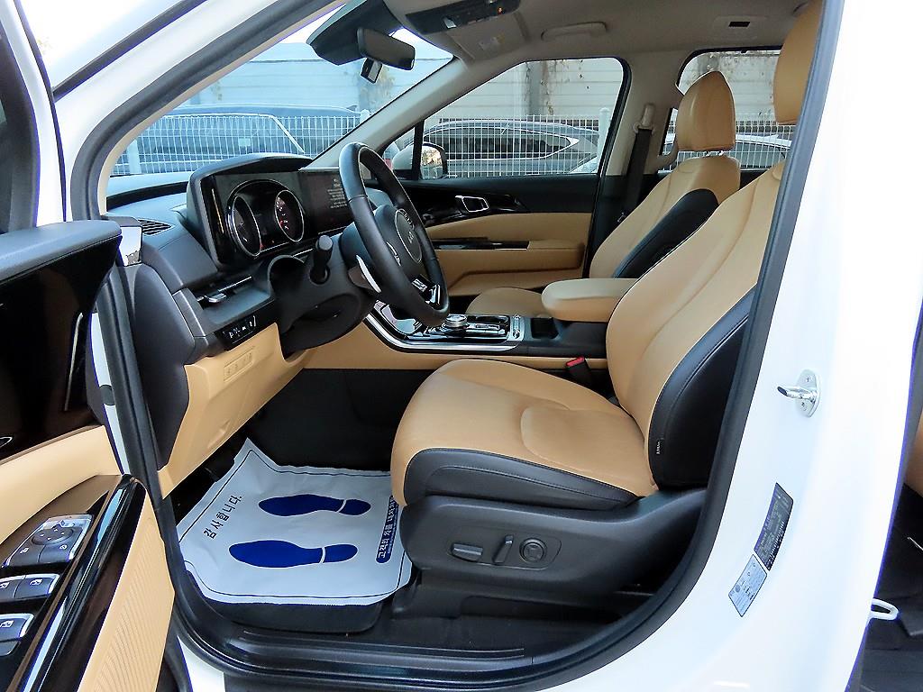 KIA Carnival - Vista 5