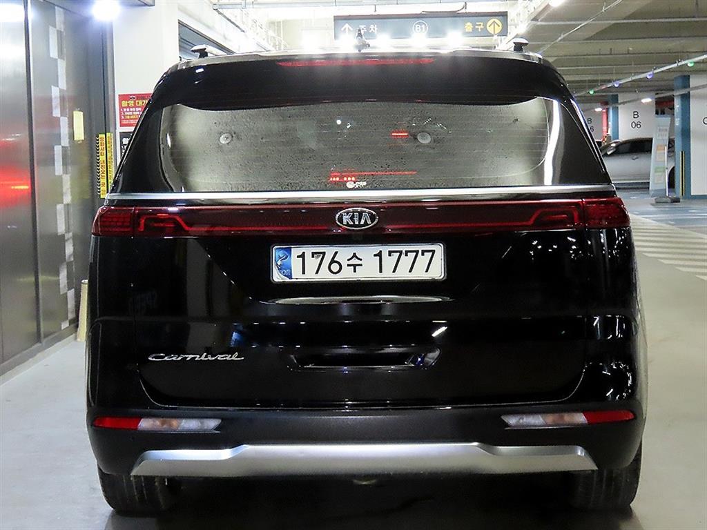 KIA Carnival - Vista 5