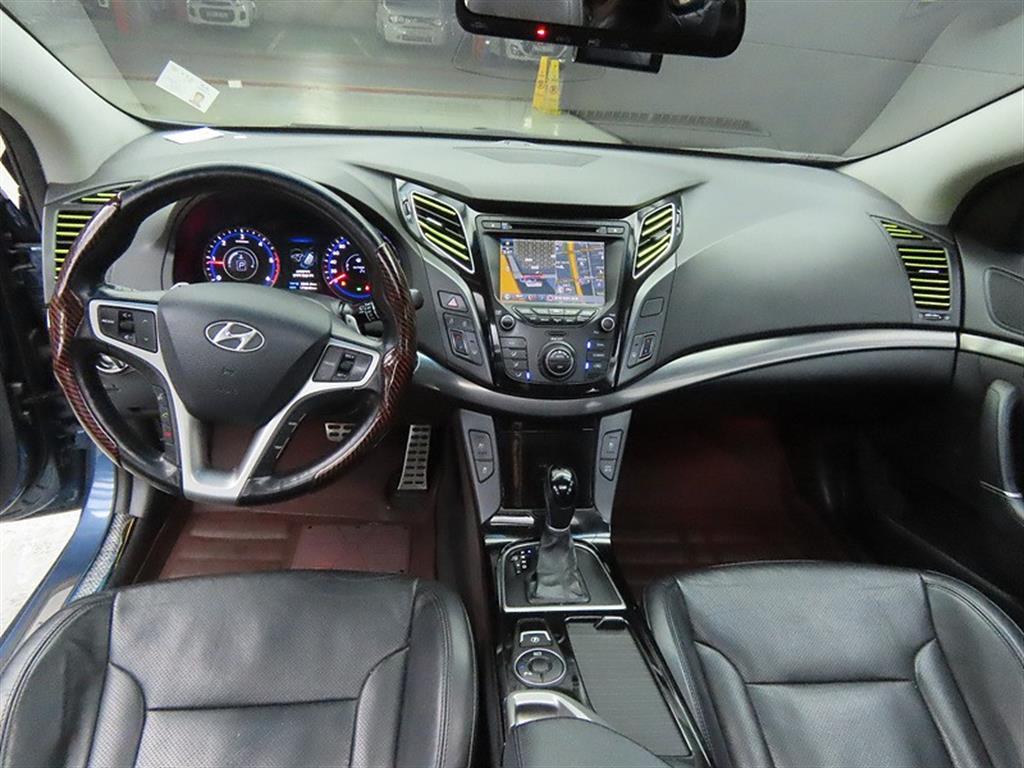 HYUNDAI i40 - Vista 7