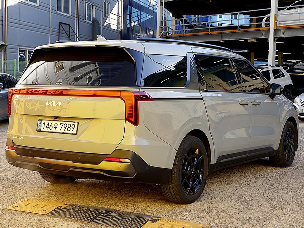 KIA Carnival - Vista 7