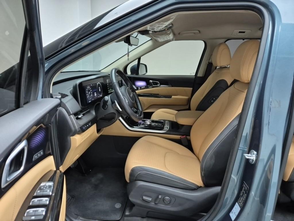 KIA Carnival - Vista 11