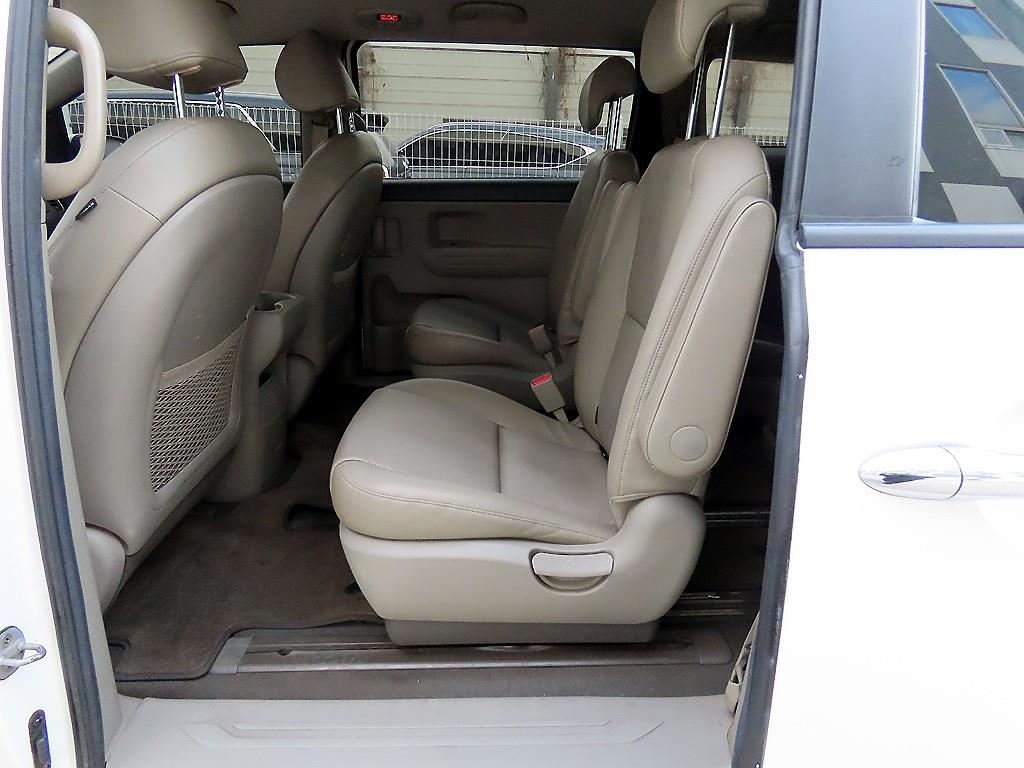 KIA Carnival - Vista 6