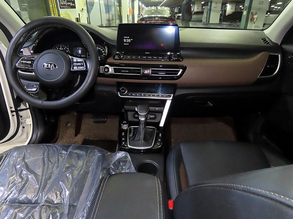 KIA Seltos - Vista 10