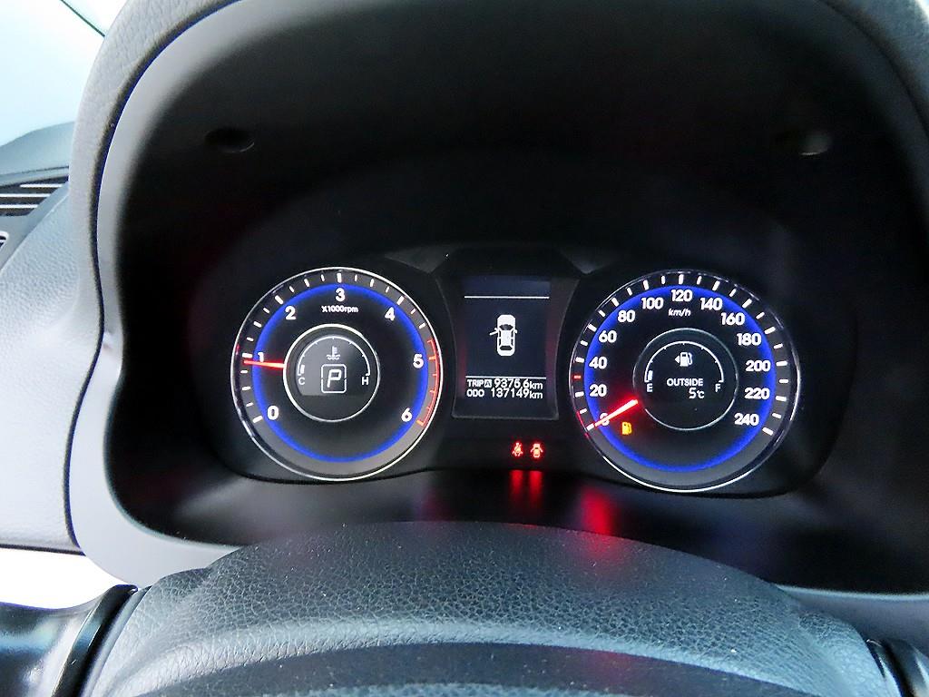 HYUNDAI i40 - Vista 9