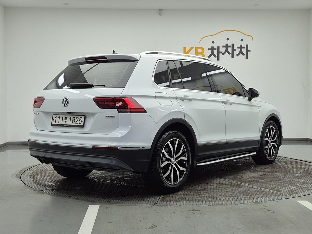 Volkswagen Tiguan - Vista 4