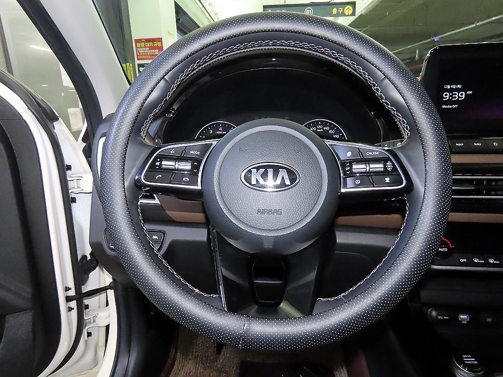 KIA Seltos - Vista 8