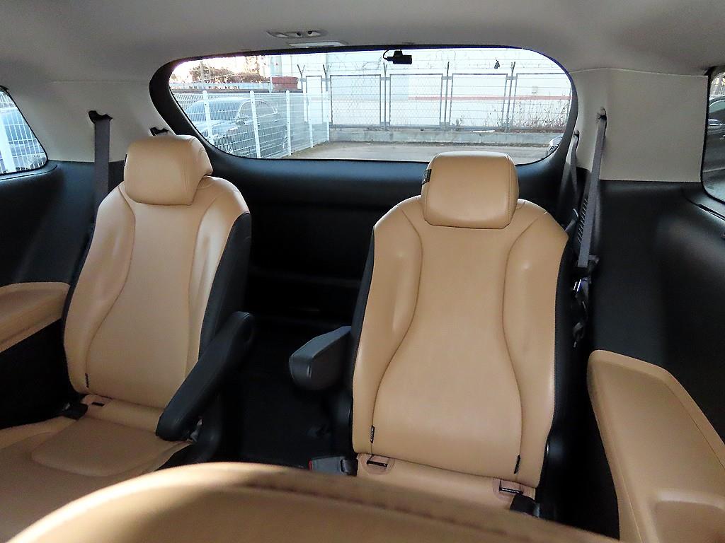 KIA Carnival - Vista 7