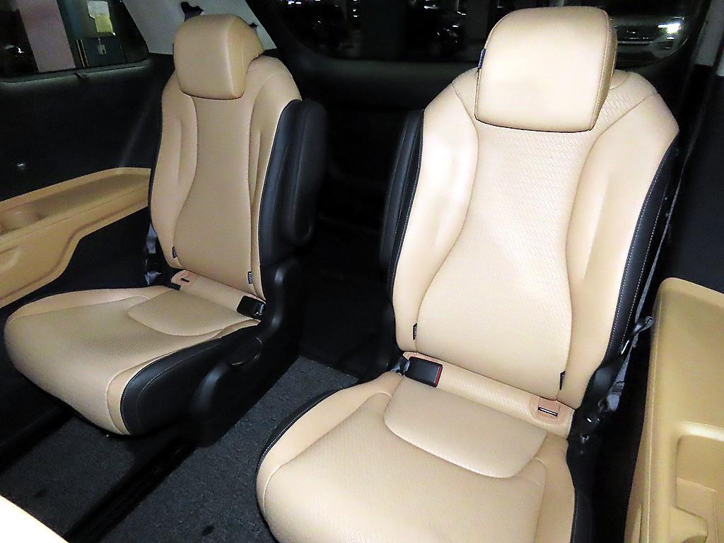 KIA Carnival - Vista 8