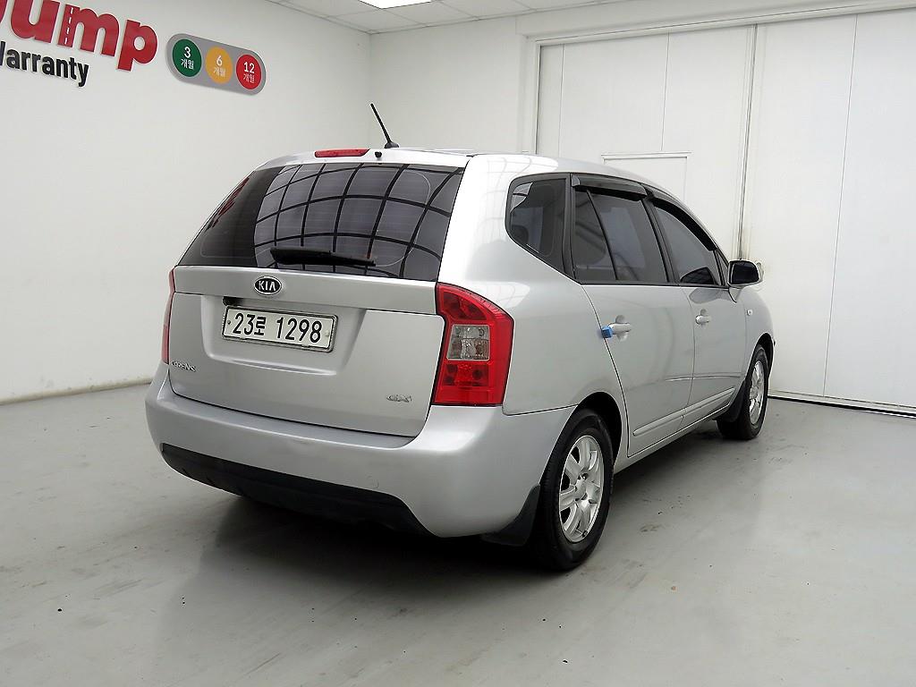 KIA Carens - Vista 4