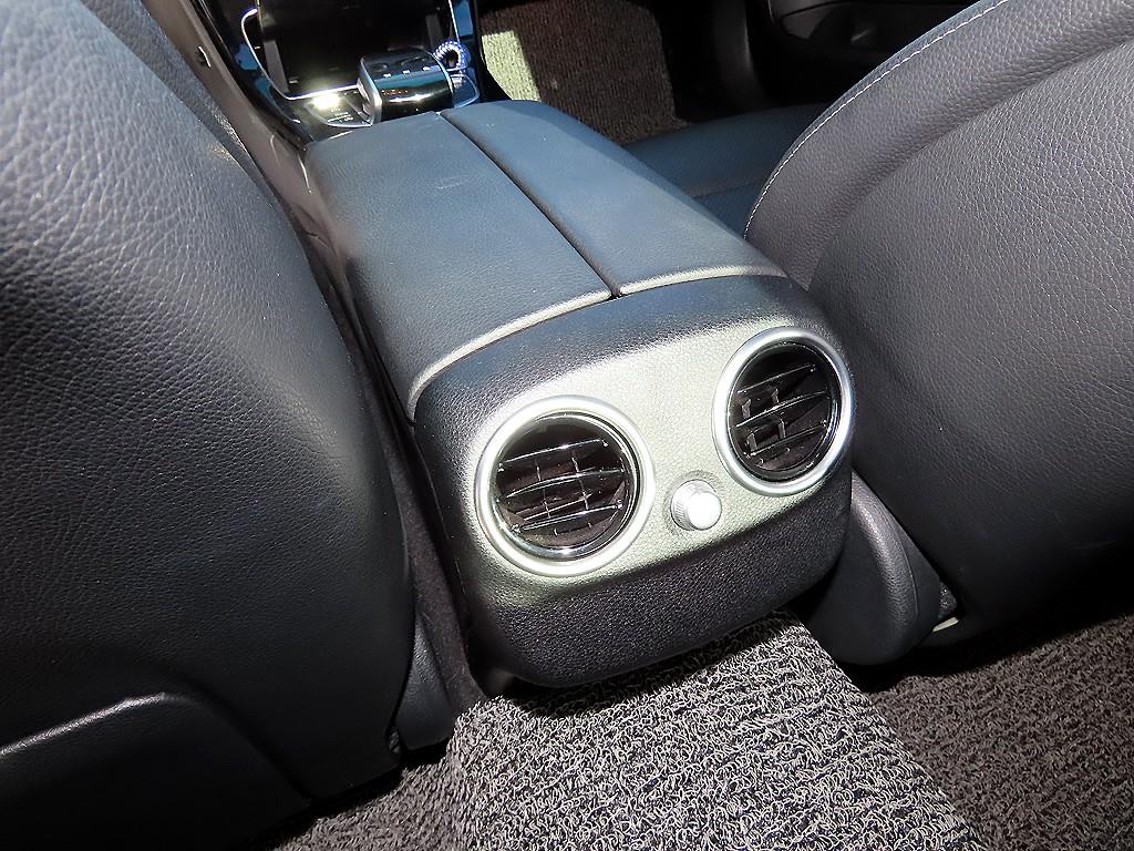 Mercedes Benz C Class 2020 Gold color - Importación desde Corea - HF Imports Iquique - Foto 17