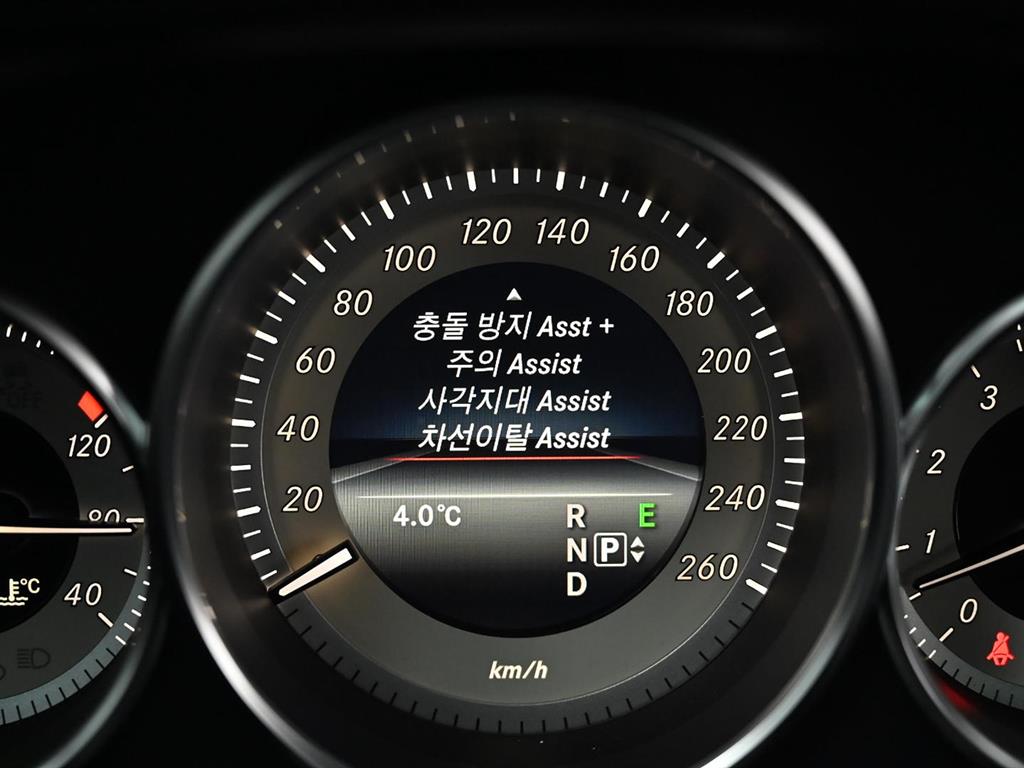 Mercedes Benz CLS Class 2017 Blanco - Importación desde Corea - HF Imports Iquique - Foto 17